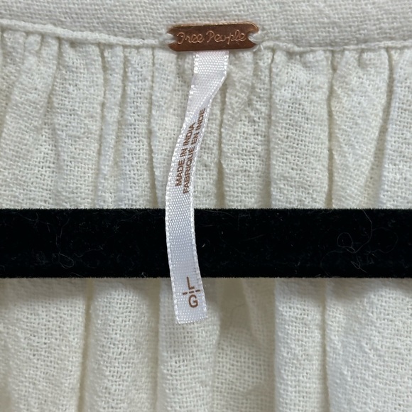 Free people size large embroidered dress - Picture 3 of 7